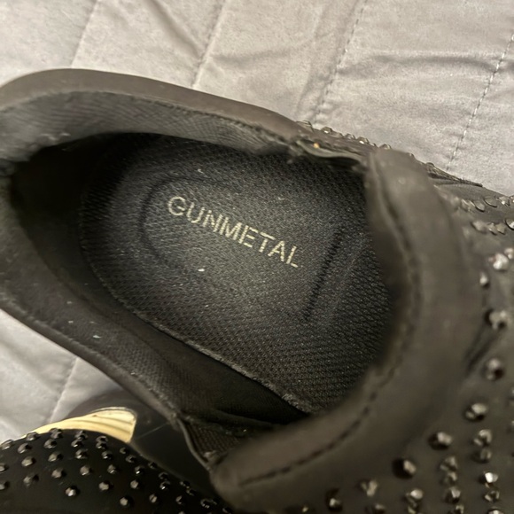 Elegant Black Studded Women's Shoes - Picture 7 of 10